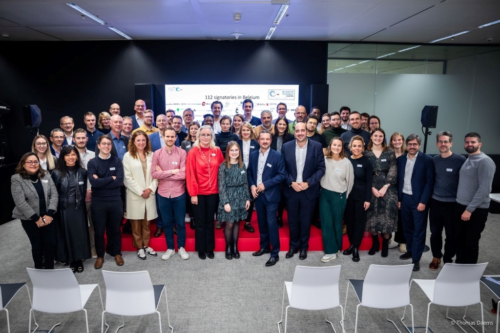 Une partie des 112 organisations signataires belges
